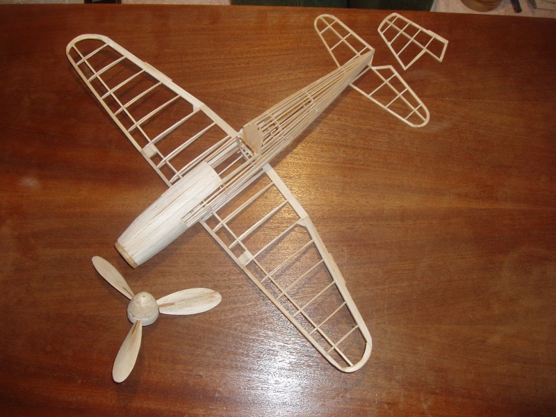 Kostra novéjo He-100 ´D.1 r. 9,4,.JPG