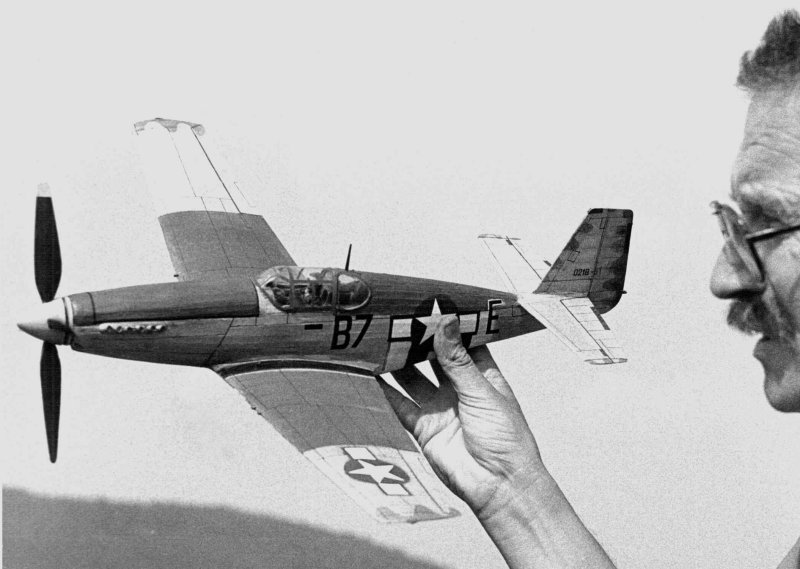  P-51B (stavba: Jiří Merta, foto: ISim)