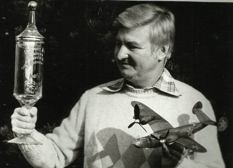 Pohár pro vítězný MDR .jpg