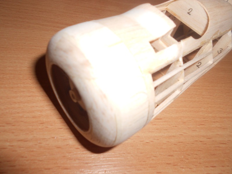 motor. kryt dh5 002.jpg