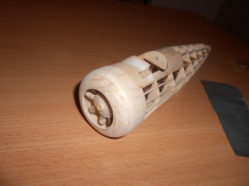 motor. kryt dh5 001.jpg
