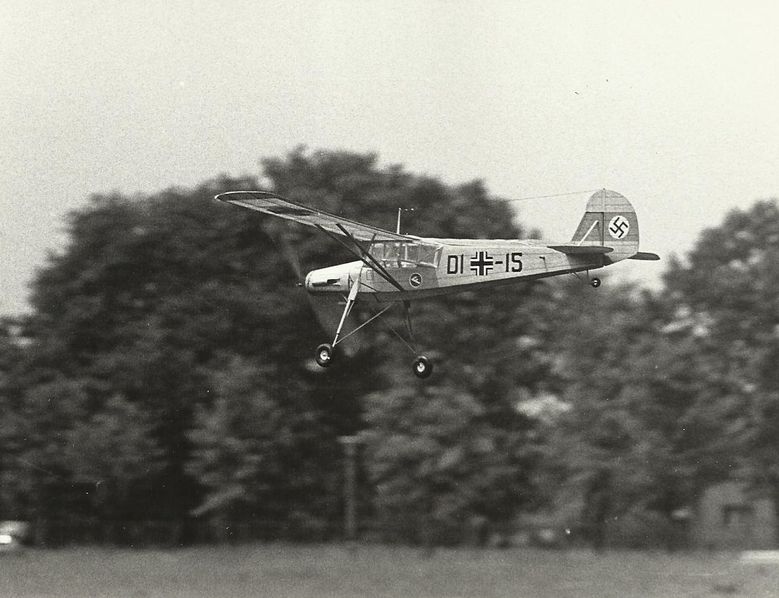 Storch red.jpg