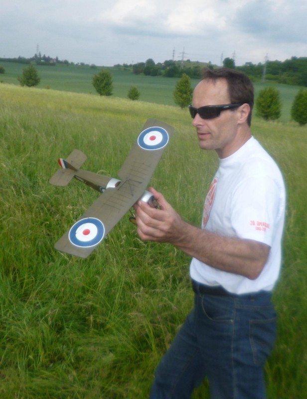 Petr Kolář a jeho Sopwith Swalow.JPG