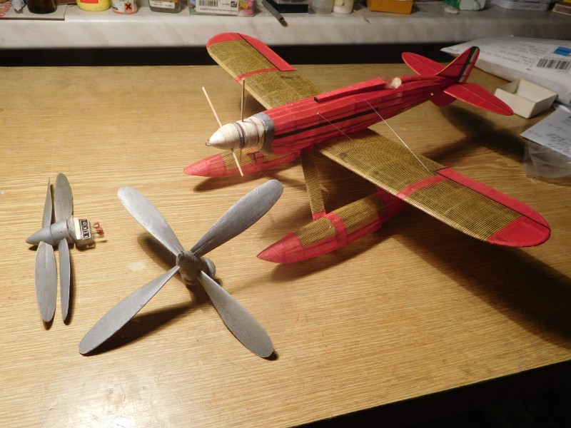 Oříšek M.72  se třemi vrtulemi .JPG