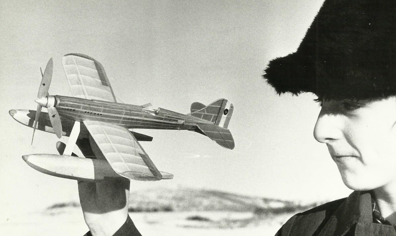 Pavel Stráník s jeho Macchi M-72 .jpg