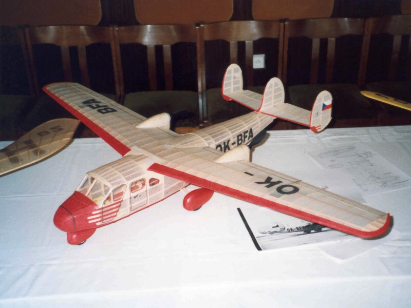 Praga E-211 (building: Juraj Tinka, photo: Felda)